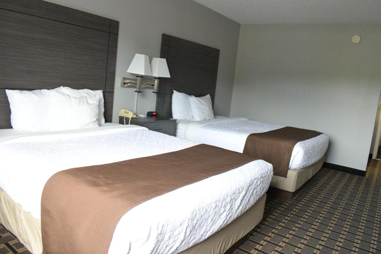 Adams Inn And Suites 外观 照片