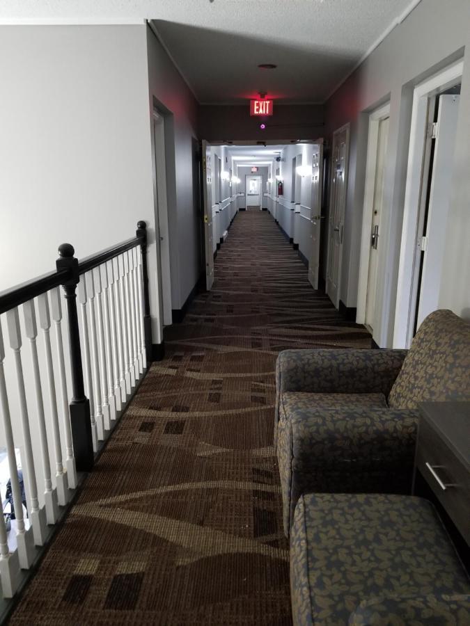 Adams Inn And Suites 外观 照片