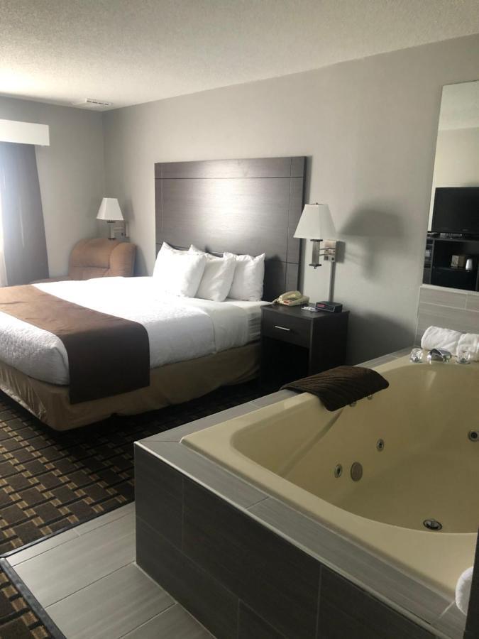 Adams Inn And Suites 外观 照片