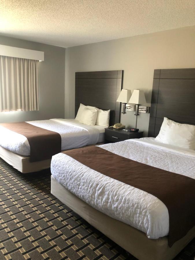 Adams Inn And Suites 外观 照片